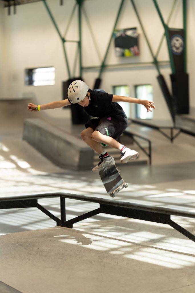 Benjamin Schikora, Kickflip BS Lipslide